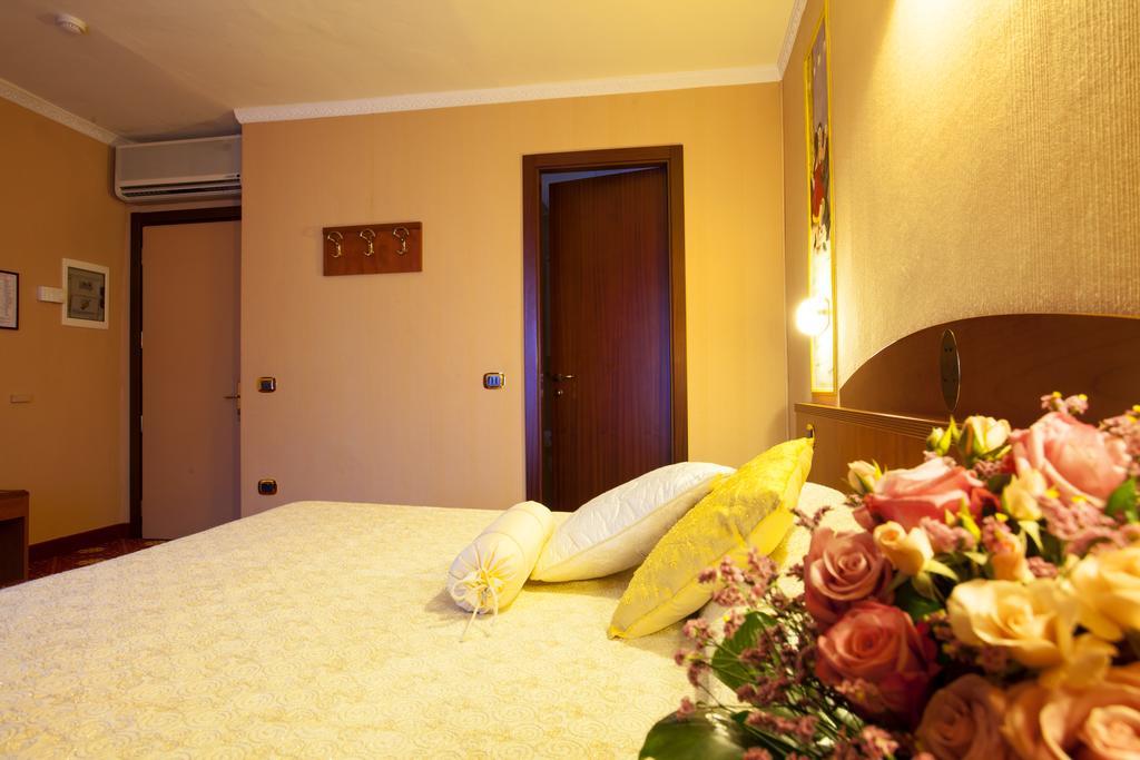 Boutique Hotel Puccini 몬테카티니테르메 외부 사진